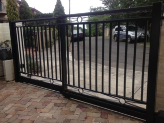 Automatic cantilever gates Sydney