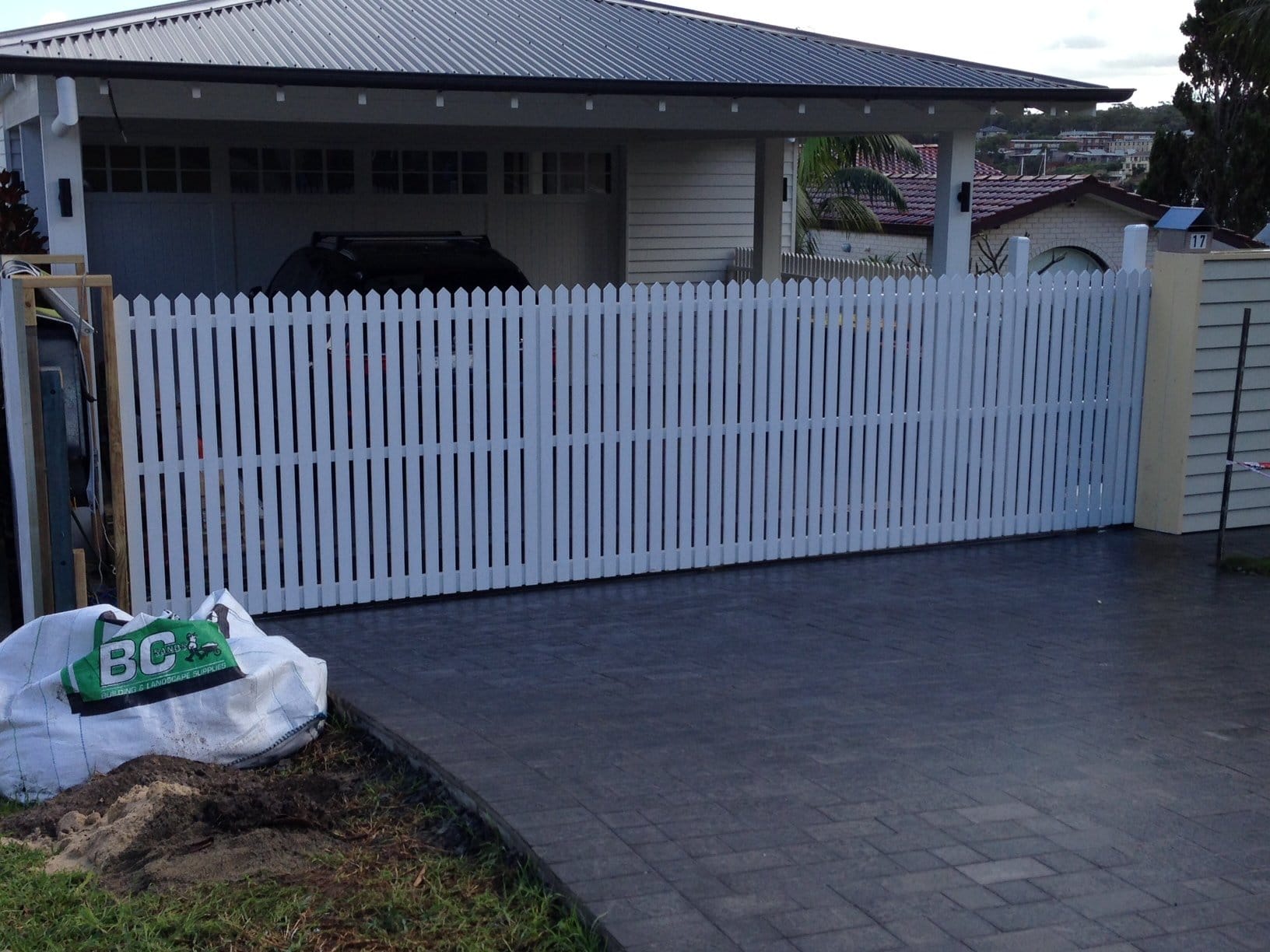 Automatic sliding driveway gates picket design Sydney