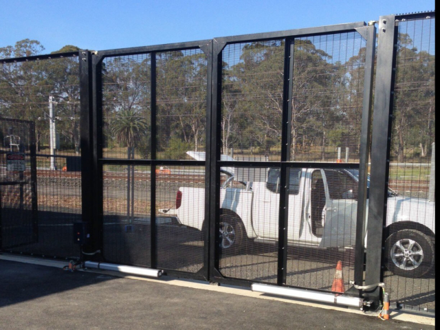 Commercial automatic swing gate Edmondson Park